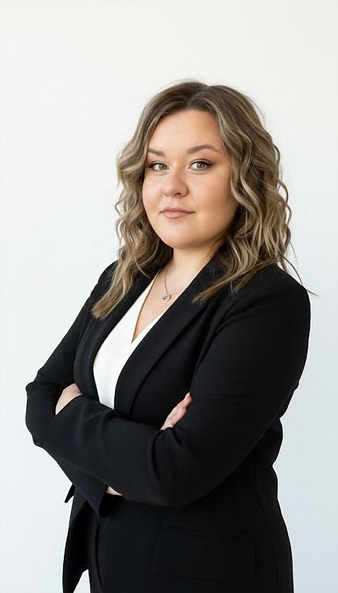 Алёна Литвинова — портрет